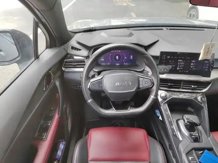 LYNK&amp;CO 06 2020 1.5T Pro 3
