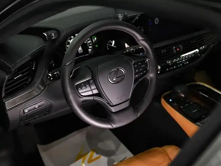 Lexus LS 2021 500h Excellent Edition 10