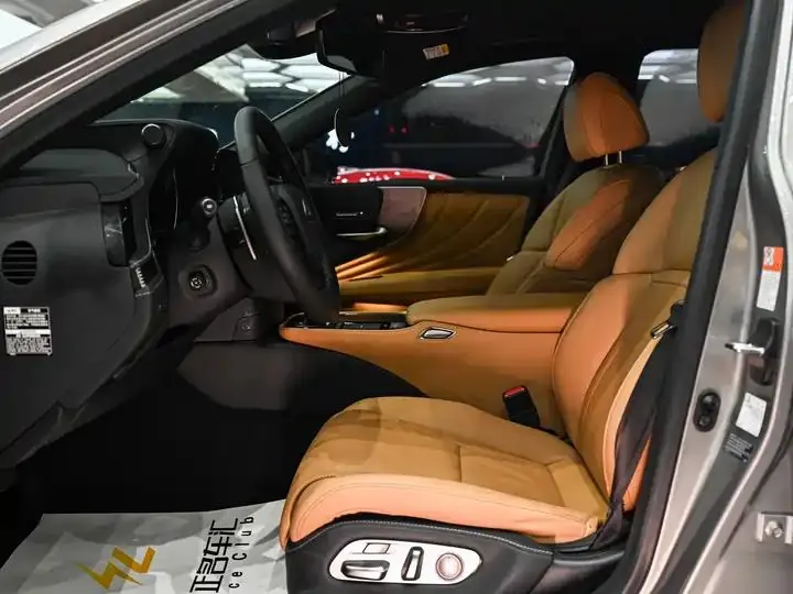 Lexus LS 2021 500h Excellent Edition 11