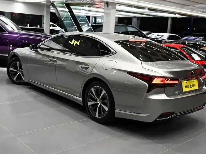 Lexus LS 2021 500h Excellent Edition 8