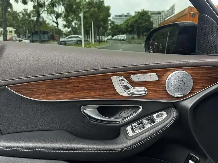 Mercedes Benz GLC 2021 model, GLC 300 L 4MATIC Sport version 11
