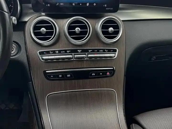 Mercedes Benz GLC 2021 model, GLC 300 L 4MATIC Sport version 22