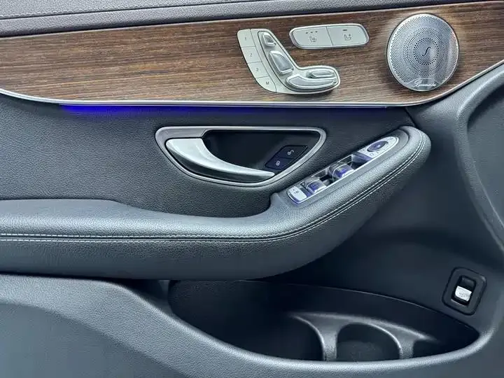 Mercedes Benz GLC 2021 model, GLC 300 L 4MATIC Sport version 5