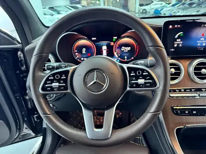 Mercedes Benz GLC 2021 model, GLC 300 L 4MATIC Sport version 8