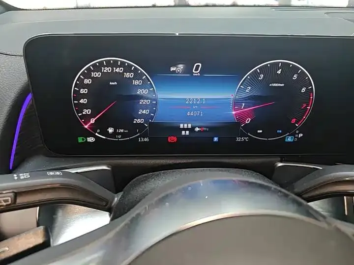 Mercedes Benz GLB 2024 GLB 220 4MATIC 12