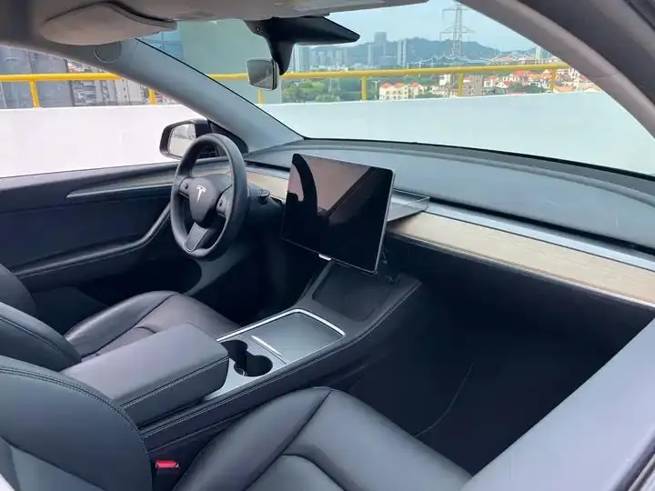 2022 Model Y Refreshed Rear-Wheel-Drive Version 8