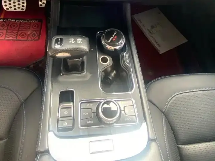 Beijing BJ40 2020 2.0T Automatic Four-wheel Drive City Hunter Edition Extreme 13