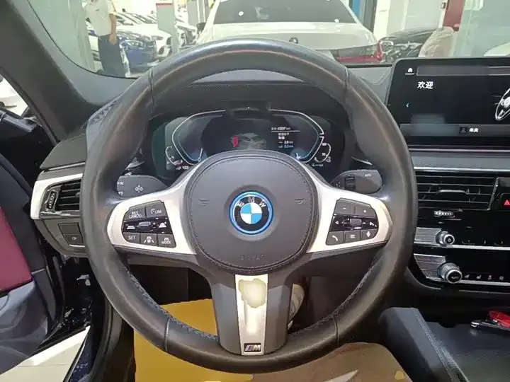 BMW 5 New Energy 2022 535Le Pioneer Edition M Sports Kit 11