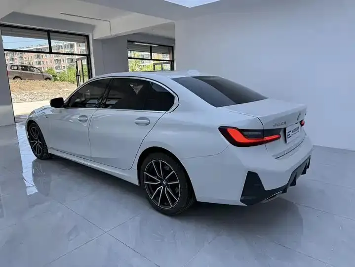 BMW 3 Series 2023 model 320Li M Sport Package 4