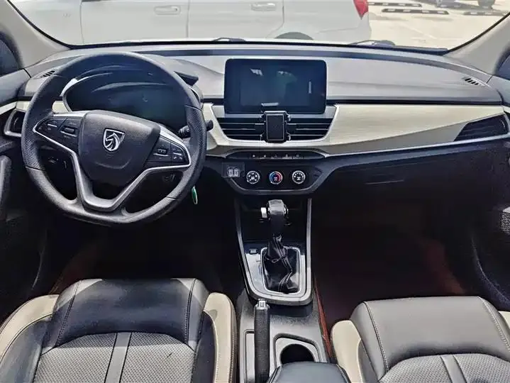 BaoJun 360 2019 1.5L CVT Elite Country VI 12