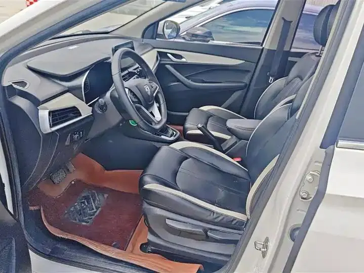 BaoJun 360 2019 1.5L CVT Elite Country VI 9