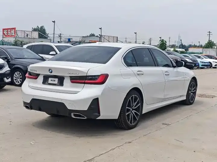 BMW 3 Series 2023 model 320Li M Sport Package 11