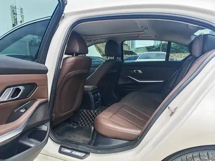 BMW 3 Series 2023 model 320Li M Sport Package 6