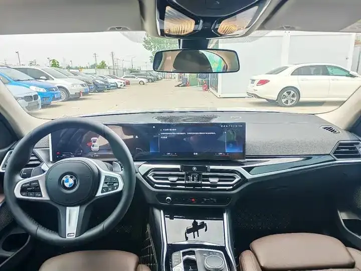 BMW 3 Series 2023 model 320Li M Sport Package 7