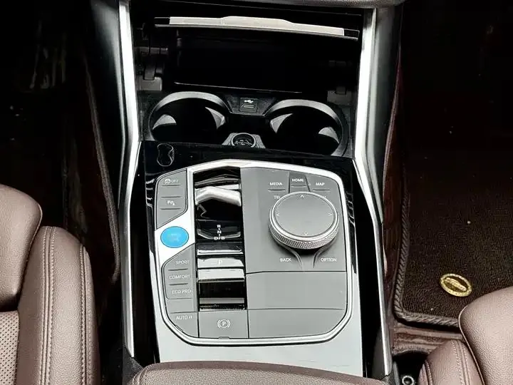 BMW i3 2024 eDrive 35 L 12