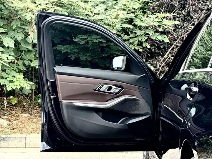 BMW i3 2024 eDrive 35 L 7