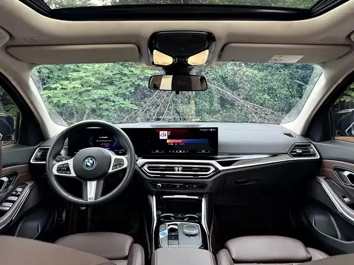 BMW i3 2024 eDrive 35 L 9