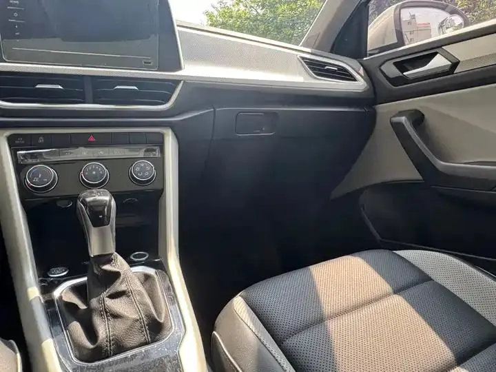 T-ROC 2023 Model 280TSI DSG Front-Wheel Drive Time Edition 11