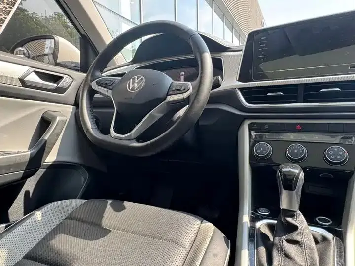 T-ROC 2023 Model 280TSI DSG Front-Wheel Drive Time Edition 9