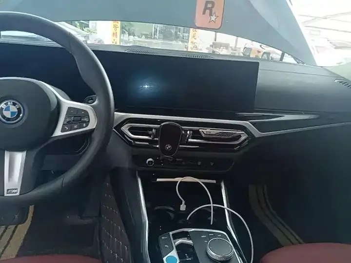 BMW i3 2022 model eDrive 35 L 13