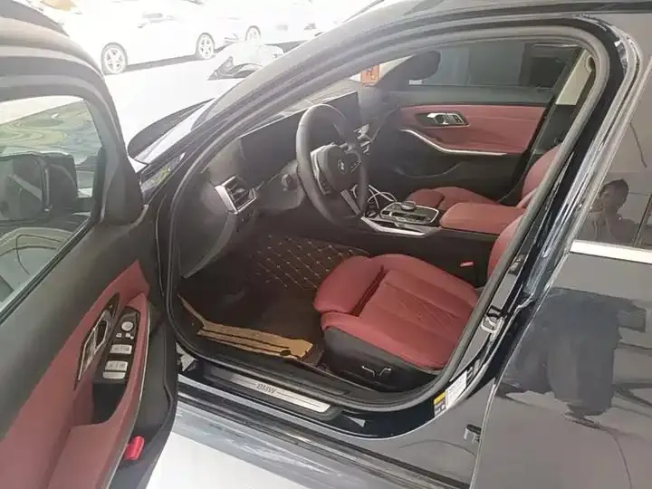 BMW i3 2022 model eDrive 35 L 16