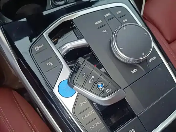 BMW i3 2022 model eDrive 35 L 9