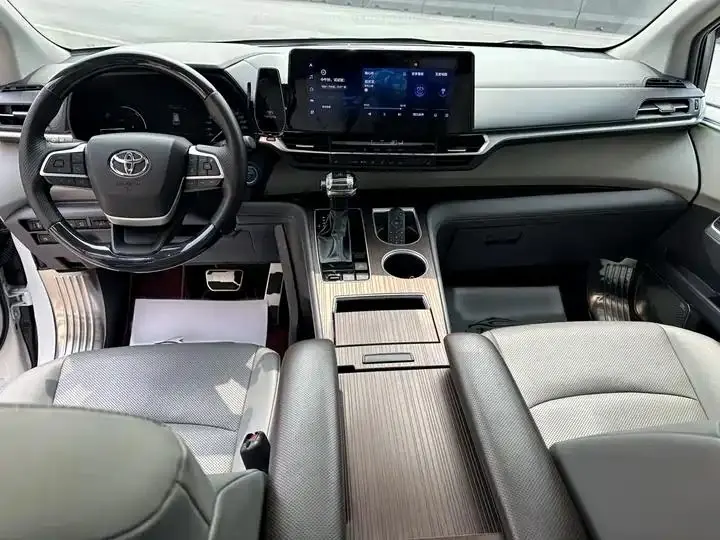 Grevia 2023 2.5L Hybrid Premium PLUS Edition 17