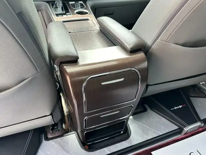 Grevia 2023 2.5L Hybrid Premium PLUS Edition 4