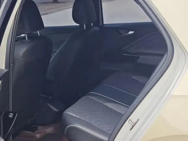 Volkswagen ID. 3 2025 Smart Premium Edition 5