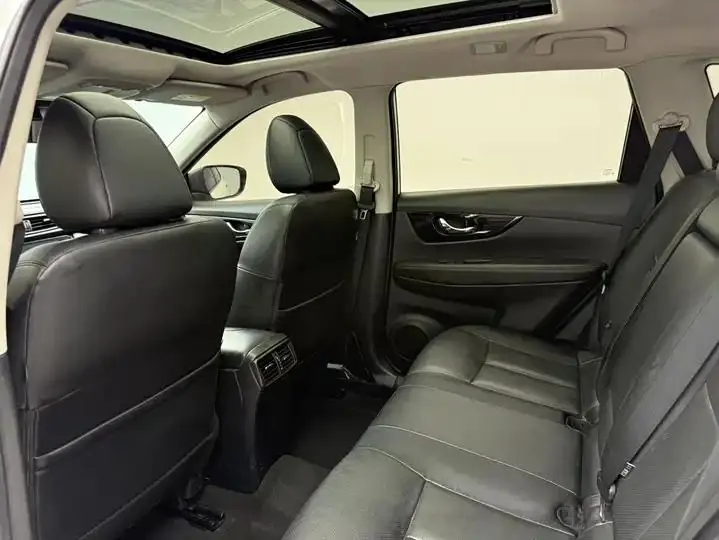 Qijun 2022 model changed to 2.0L two-wheel drive Zhilian comfortable version 5