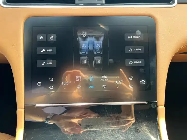 Li ONE 2021 Range-Extended 6-Seater Version 19