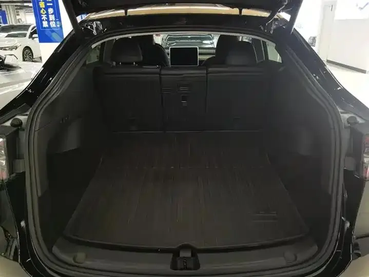 2022 Model Y Refreshed Long Range All-Wheel Drive Version 4