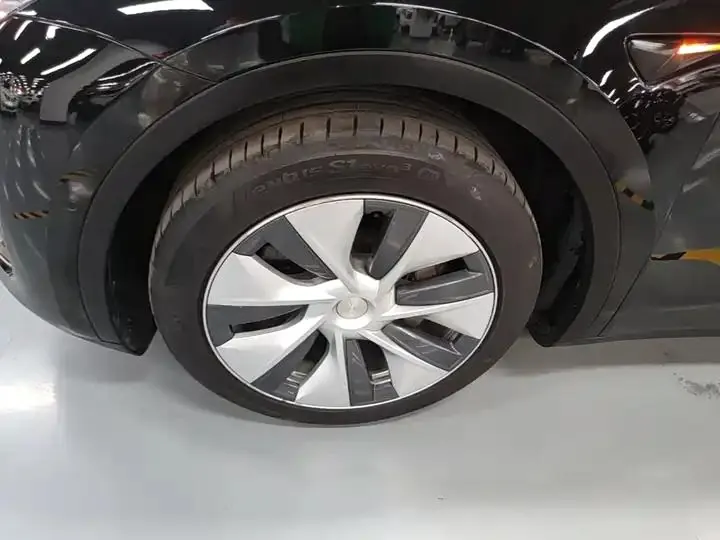 2022 Model Y Refreshed Rear-Wheel-Drive Version 25