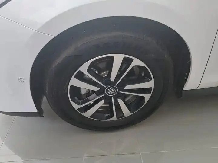 Qin PLUS 2025 DM-i Zhijia 55KM Exceed 23