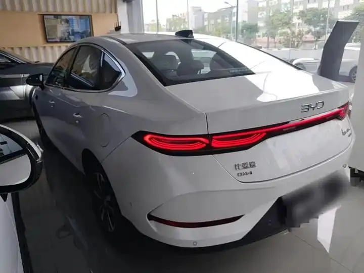 Qin PLUS 2025 DM-i Zhijia 55KM Exceed 5