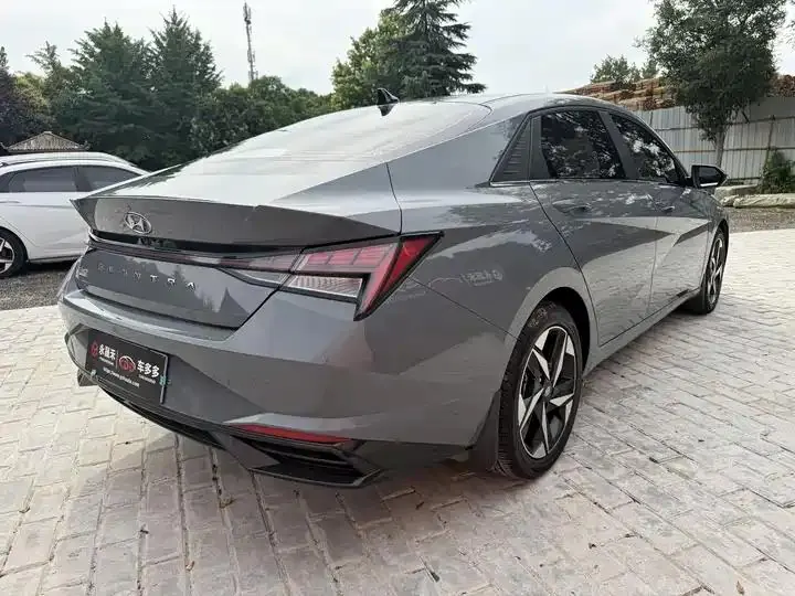 Elantra 2021 1.5L CVT Luxury Edition 13