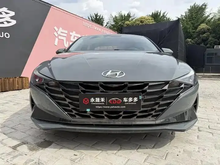 Elantra 2021 1.5L CVT Luxury Edition 2