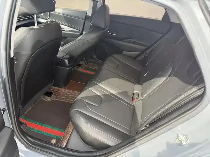 Elantra 2021 1.5L CVT Luxury Edition 6