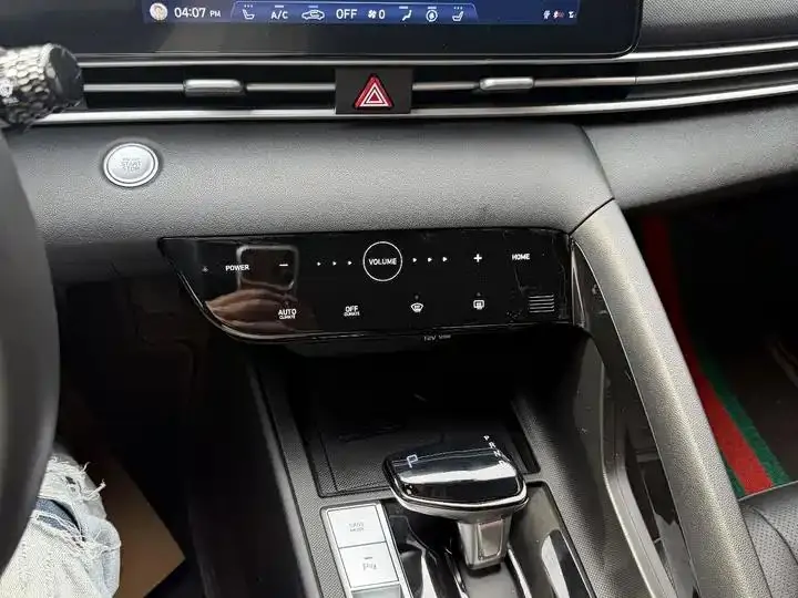Elantra 2021 1.5L CVT Luxury Edition 9