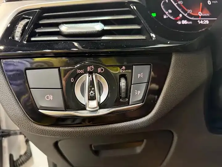 BMW 5 Series 2020 model 525Li M Sport Package 13