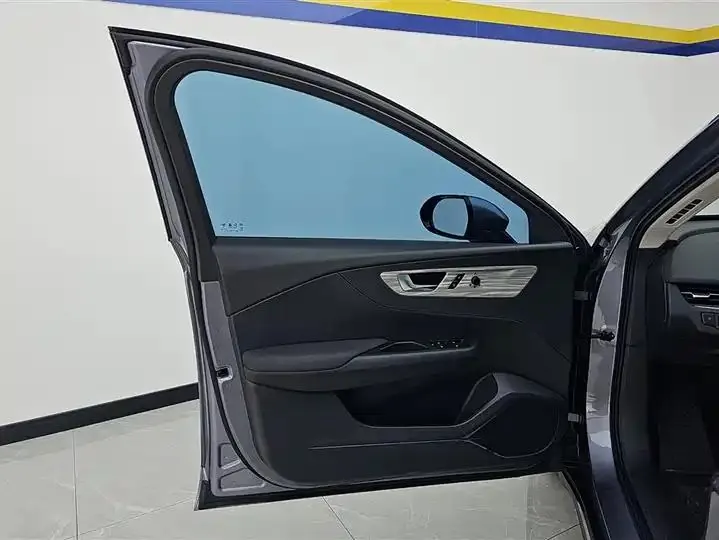 HongQi E-QM5 2023 560km PLUS 7