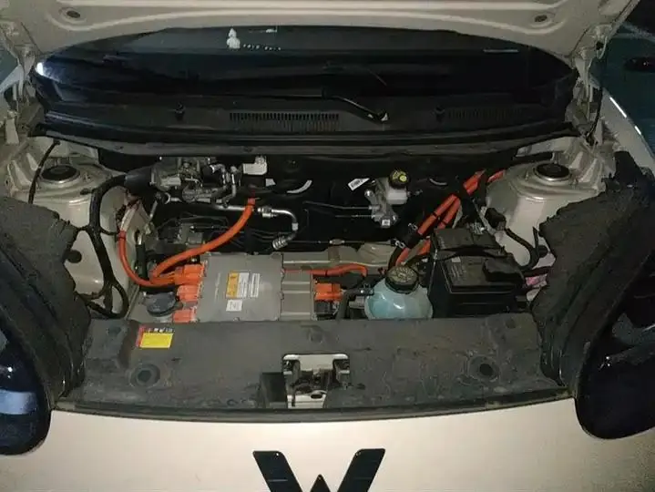 WuLing Plantronics 2023 333km LingBox Connected 10