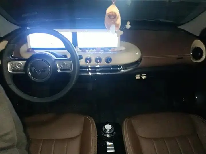 WuLing Plantronics 2023 333km LingBox Connected 12
