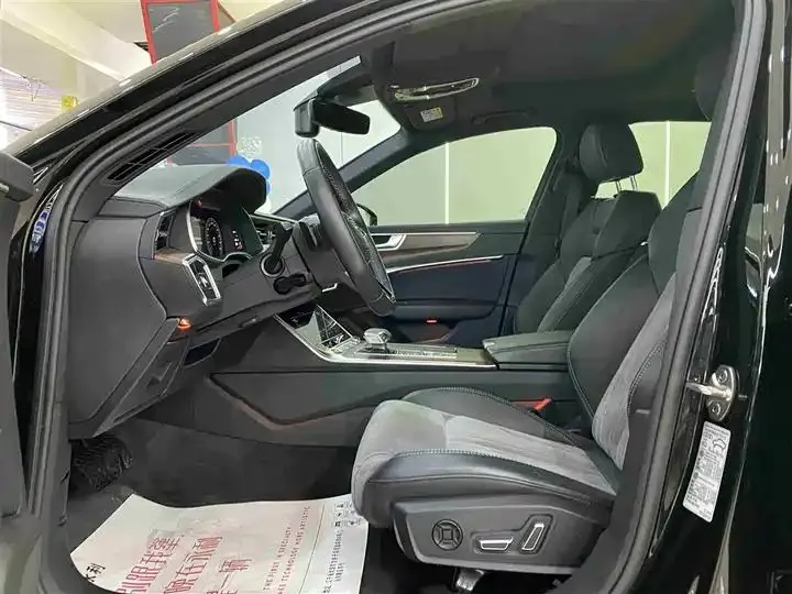 Audi A6L 2023 45 TFSI quattro Selected Dynamic Type 7