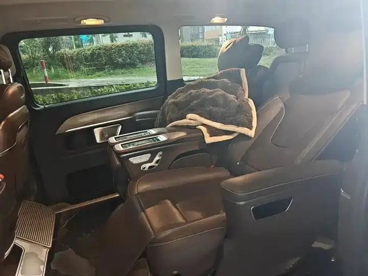 Mercedes Benz V-Class 2022V 260 L Long Wheelbase Deluxe Edition 15