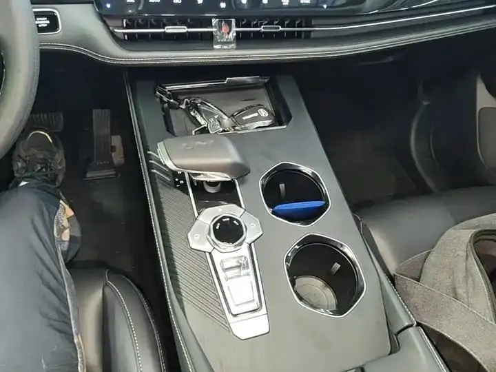 ChangAn UNI-K 2023 2.0T Two-Drive Pleasant Model 14