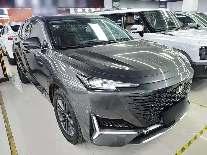 ChangAn UNI-K 2023 2.0T Two-Drive Pleasant Model 4