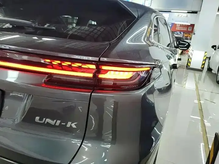 ChangAn UNI-K 2023 2.0T Two-Drive Pleasant Model 8