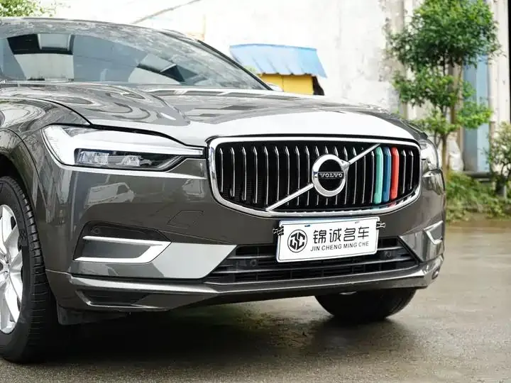 Volvo XC60 2021 T5 All-Wheel Drive Intelligent Luxury Edition 11