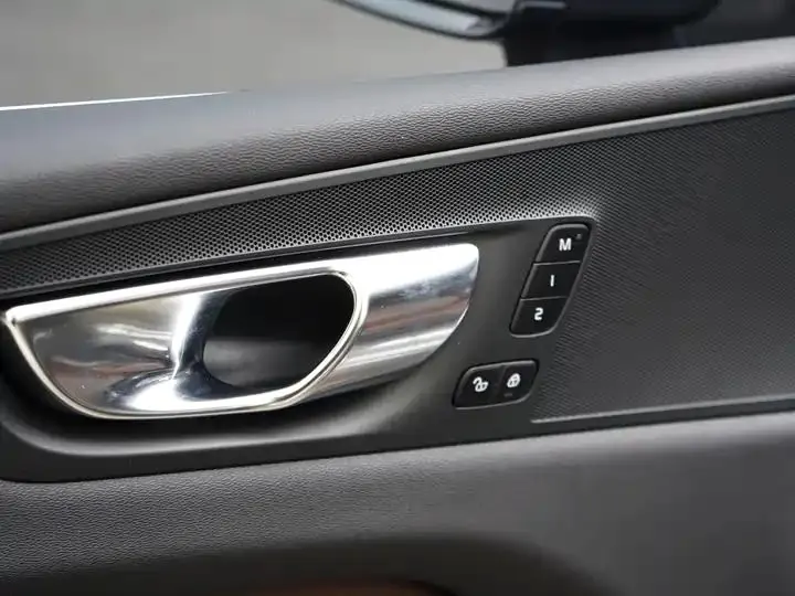 Volvo XC60 2021 T5 All-Wheel Drive Intelligent Luxury Edition 15